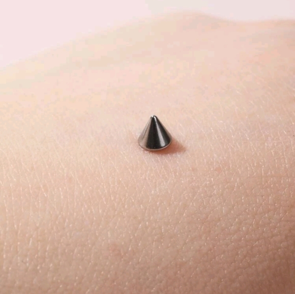 3pcs/set Fashion Titanium Alloy Cone Shaped Non-piercing Body Jewelry - Picture 2 of 6